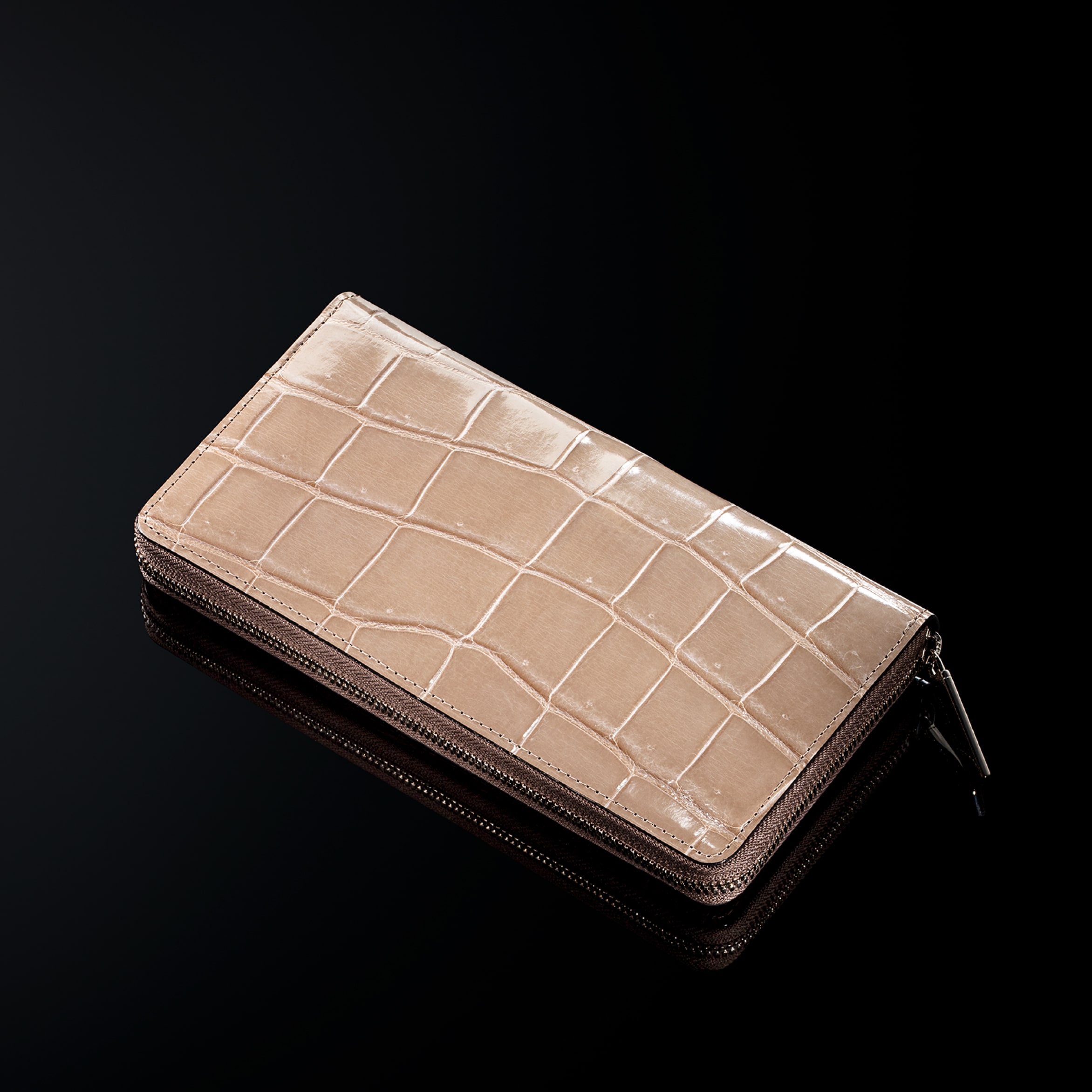 COCOMEISTERで人気のクロコダイル財布は、クロコダイル・ジムクラック